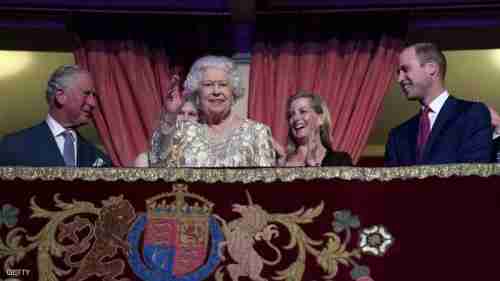 "حقيبة سرية" يجب أن ترافق الملكة إليزابيث وتشارلز ووليام