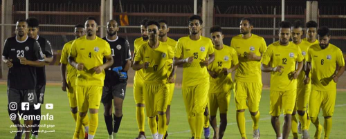 منتخب اليمن الوطني يصل مسقط لمواجهة نظيره العماني ودياً