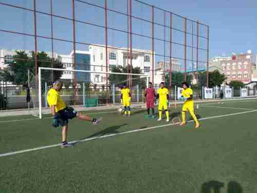 استمرار تدريبات منتخب الشباب وقائمة المنتخب يضاف اليها لاعب يمني قادم من  فرنسا.