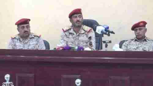 ”بن عزيز” يستقبل عقول عسكرية جديدة انضمت إلى الجيش اليمني لخوض أقدس معركة ضد أبشع حركة عنصرية