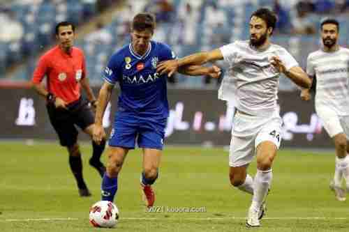 بالصور: الهلال يلدغ الطائي بهدف قاتل