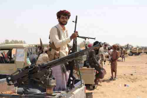 شاهد بالصور..عرضا عسكريا قبليا في مأرب لدعم الجيش الوطني يرعب الحوثيين وتتوعد بإنهاء الحرب في اليمن..