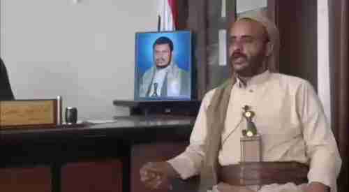 بالفيديو.. فارس الحباري يخرج عن صمته ويفضح عنصرية مليشيا الحوثي عقب الإطاحة بمسؤول بارز من منصبه بسبب ‘‘الضم في الصلاة’’
