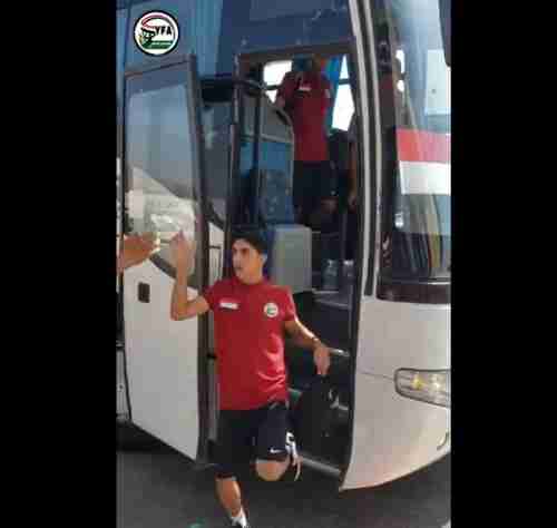 منتخب اليمن يصل ملعب المباراة لمواجهة تونس بكاس العرب للناشئين 