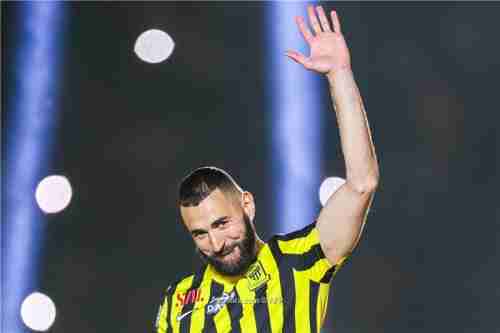 البلوي: الهلال رفض بنزيما انتظارا لقدوم ميسي