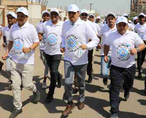 وزير الشباب والرياضة يشارك في ماراثون المشي الأول احتفاءً بيوم الشباب العالمي