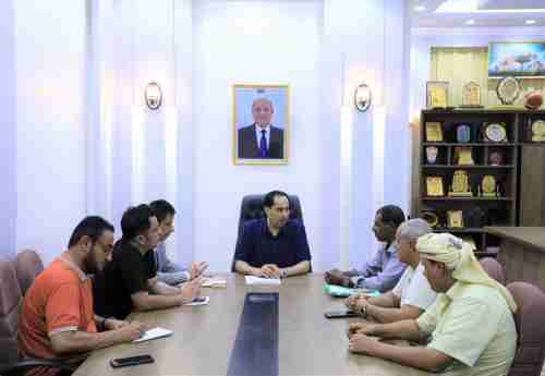 وزير الشباب والرياضة يلتقي مدير عام مكتب الوزارة بسقطرى