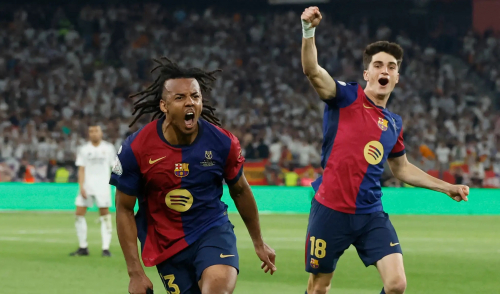 لاعب برشلونة يوافق على تجديد عقده