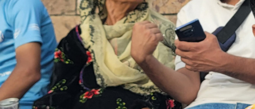 تعز.. جليلة 70 عاماً أيقونة تشجيع نادي شباب المسراخ