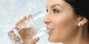10 عادات افعلها صباحاً لصحة أمعائك وجهازك الهضمى