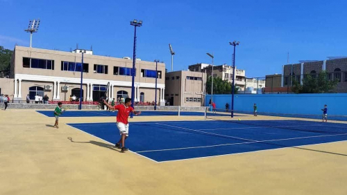 إنطلاق منافسات البطولة الـ12 للتنس الأرضي على ملاعب نادي التنس العدني بكريتر