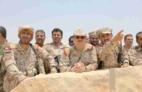 وزير الدفاع يتفقد الوحدات العسكرية في جبهة نهم  
