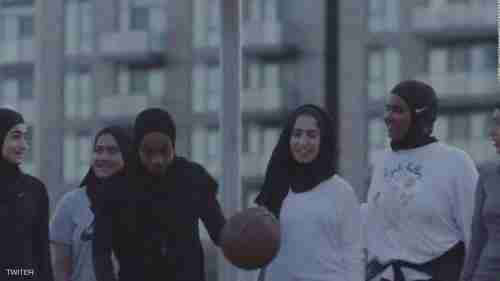 ناد عالمي للسلة يطلق "حجابا رياضيا" يحمل شعاره