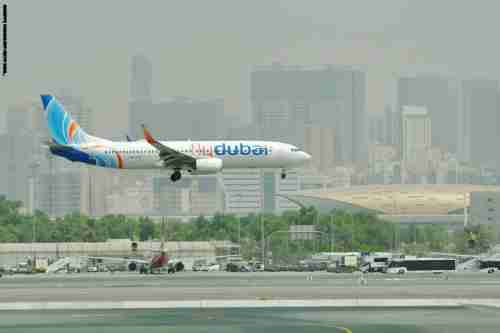 إيقاف حركة الطيران في مطار دبي بسبب "درون" وعودتها مرة أخرى