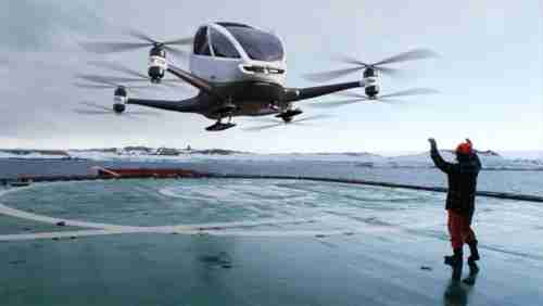 هذه أول هليكوبتر ذاتية القيادة في العالم تقوم برحلة سياحية مع ركاب