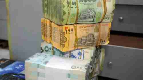 سلطات مأرب تنتقم من مليشيات الحوثيين بشأن حظر تداول العملة الجديدة في مناطق سيطرتها