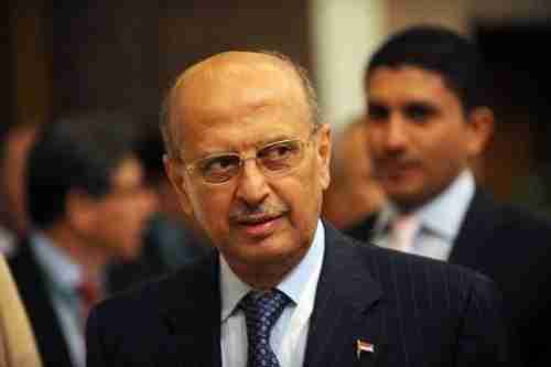 وزير سابق لليمنيين: توقفوا عن التغني بالماضي وفكروا بمن يجنبكم الدمار وإراقة الدم