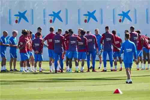 رسميًا: برشلونة يقتنص موهبة تركية