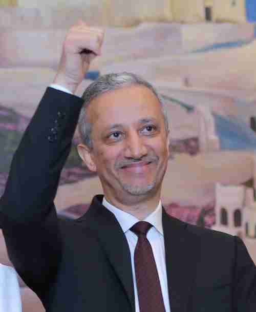 في اتصال هاتفي .. شوقي هائل يحدث لاعبي الصقر : نراكم ابطالاً على منصة التتويج ونحن سنداً لكم