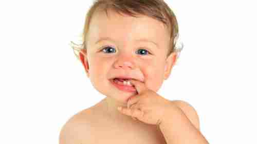 تأثير الحمضيات على الأسنان للرضع.. إليك نصائح للعناية