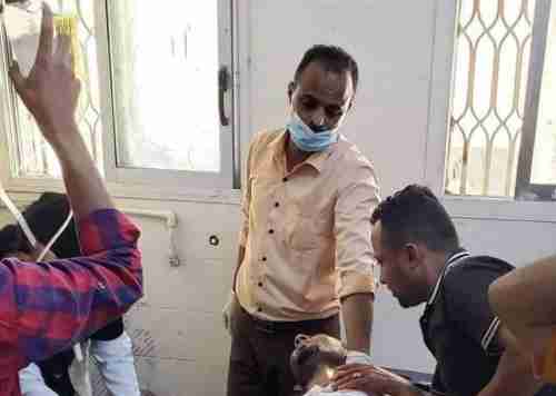 تعز..مواجهات عنيفة بين القوات الحكومة والحوثيين واصابة متظاهر برصاص قوات الأمن