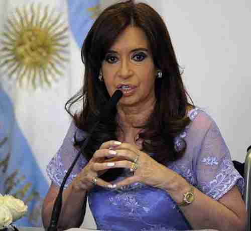 فيديو لمحاولة اغتيال رئيسة الأرجنتين السابقة.. ثم "معجزة"