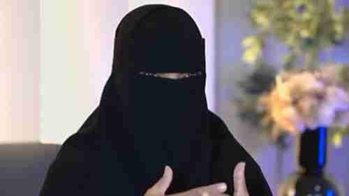 بالفيديو.. أمريكية مقيمة تروي قصة زواجها من مواطن سعودي رغم اختلاف العمر