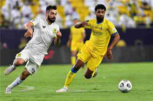 اتحاد جدة يطلب تحكيما أجنبيا لموقعة النصر