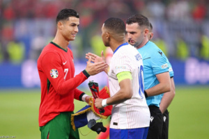بسبب رونالدو.. مبابي يحلم بالجنسية البرتغالية