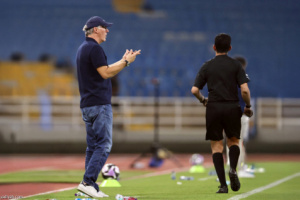 مدرب الاتحاد يفكر بالوحدة وليس النصر 
