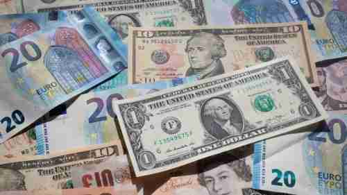تراجع كبيرفي أسعار العملات الأجنبية مع بداية يوم الأحد
