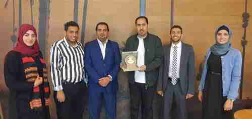 الوزير نايف البكري يلتقي وفد اليمن المشارك في ملتقى العواصم العربية