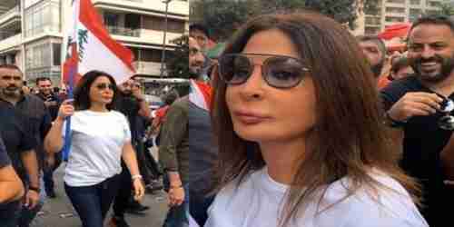 لبنان : بالفيديو.. الفنانة إليسا تنضم للمتظاهرين في ساحة الشهداء