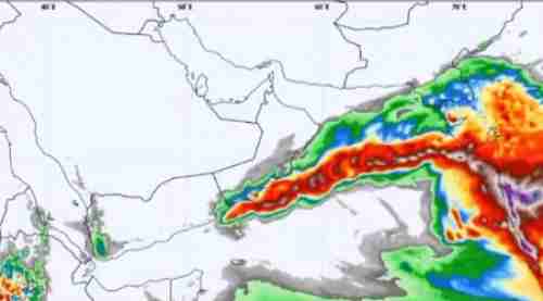 تحذيرات من اعصار قد يضرب سواحل اليمن وعمان