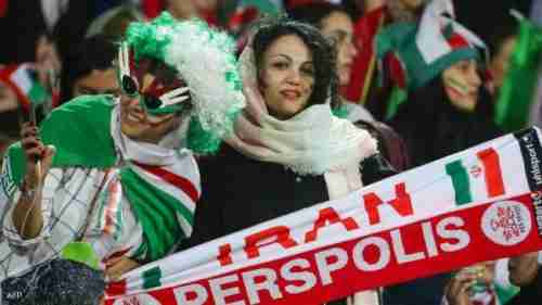 السماح للإيرانيات بحضور مباريات كرة القدم لأول مرة منذ عامين