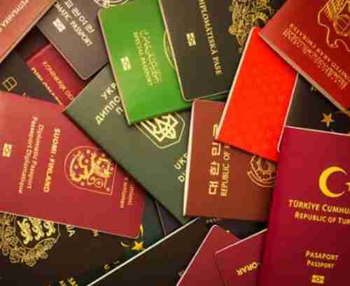دولة خليجية تتصدر ترتيب أقوى جوازات السفر العربية لعام2021.. شاهد ترتيب اليمن