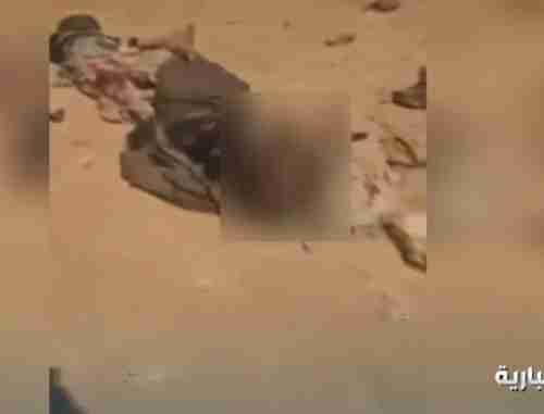 صحراء مأرب تتحول إلى مقبرة لميليشيا الحوثي.. شاهد: عشرات الجثث ملقاة على الأرض بعد مصرعها