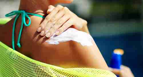 الصحة الجلدية: 3 علاجات لا غنًى لكِ عنها في الصيف