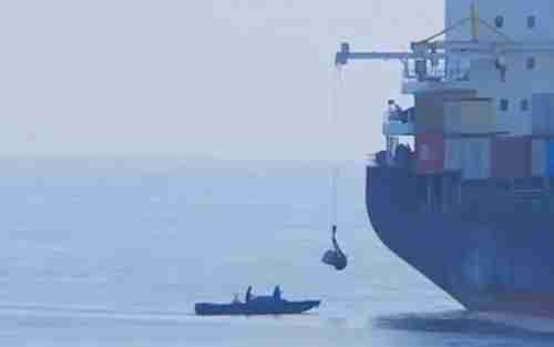   سفينة إيرانية تتعرض لعملية قرصنة وسط خليج عدن..