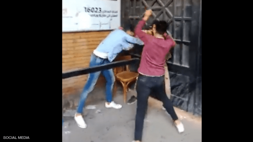 "معركة" بالأسلحة البيضاء أمام كلية الحقوق بجامعة الإسكندرية