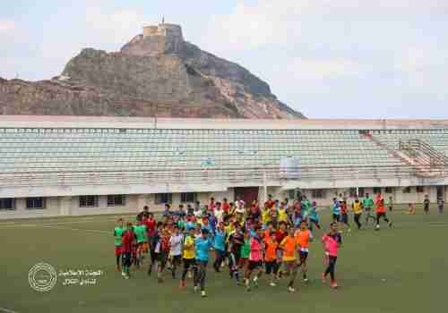 التلال يبدأ تدريباته بمشاركة 80 لاعب 