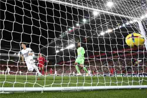 بالصور.. ليفربول يخيب آمال جمهوره ويسقط أمام ليدز