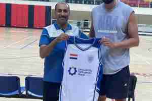وحدة صنعاء يعزز صفوف فريقه لكرة السلة بمحترفين للمنافسة في البطولة العربية لكرة السلة في قطر