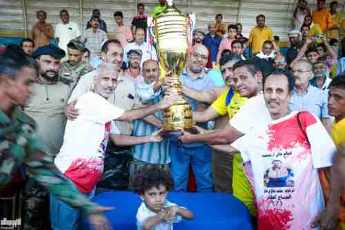 لقاء كروي رائع لنجوم الكرة القدامى بعدن في يوم الوفاء للفقيد محمد صالح بن صالح