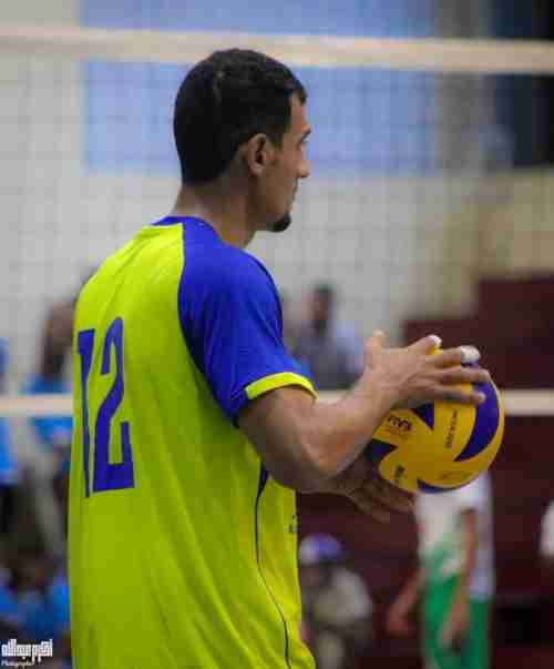مناشدة من مدرب لعلاج افضل لاعب في اليمن 