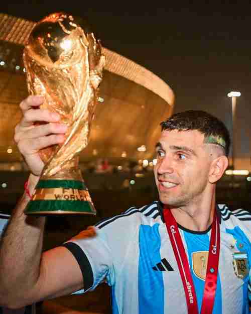 مارتينيز أفضل حارس مرمى في العالم