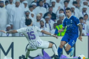 الهلال السعودي يثأر من العين الإماراتي في مباراة جنونية