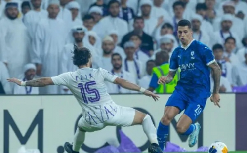 الهلال السعودي يثأر من العين الإماراتي في مباراة جنونية