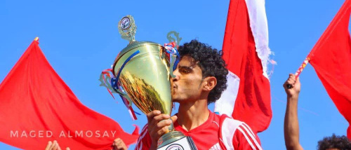 اللاعب مبارك سيف: تضامن شبوة الأقرب إلى قلبي.. والبعداني وصالح حميدة تعلمت منهما الكثير.. وحلمي تمثيل المنتخب والاحتراف الخارجي