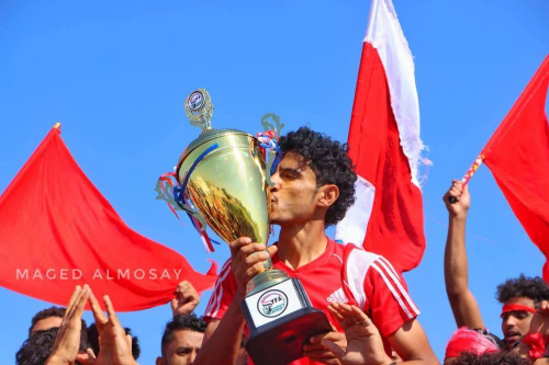 اللاعب مبارك سيف: تضامن شبوة الأقرب إلى قلبي.. والبعداني وصالح حميدة تعلمت منهما الكثير.. وحلمي تمثيل المنتخب والاحتراف الخارجي